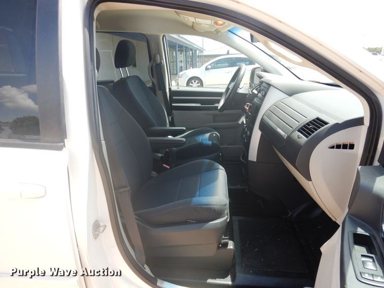 image for item FI9881 2010 Dodge Grand Caravan handicap accessible van