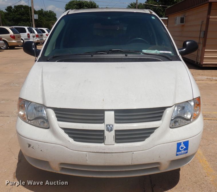 image for item FI9882 2007 Dodge Grand Caravan handicap accessible van