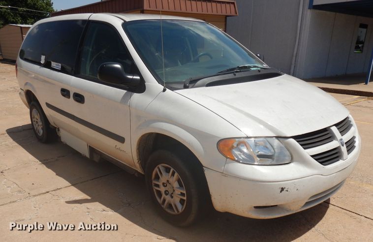 image for item FI9882 2007 Dodge Grand Caravan handicap accessible van