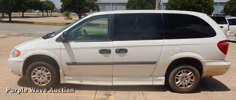 image for item FI9882 2007 Dodge Grand Caravan handicap accessible van