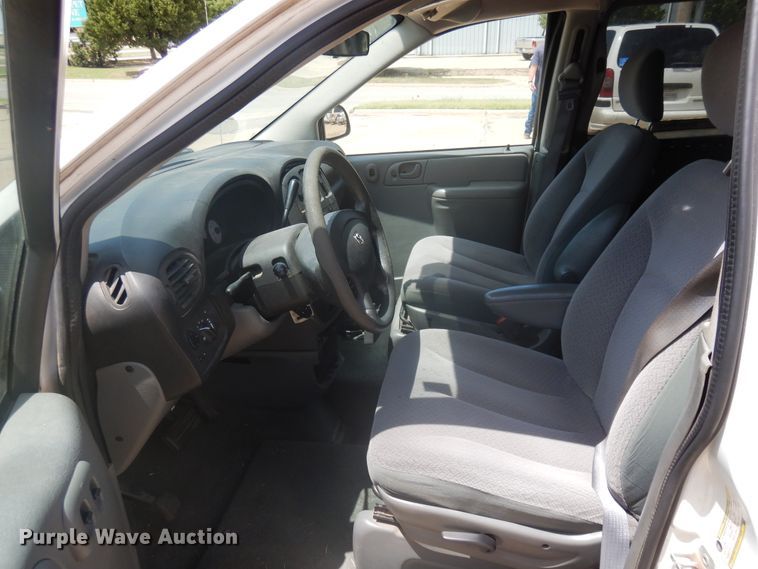 image for item FI9882 2007 Dodge Grand Caravan handicap accessible van
