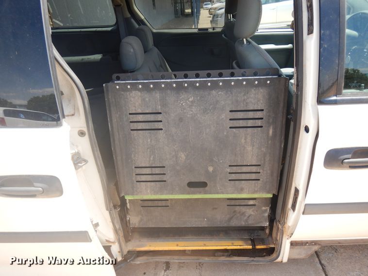 image for item FI9882 2007 Dodge Grand Caravan handicap accessible van