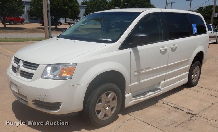 image for item FI9883 2010 Dodge Grand Caravan handicap accessible van