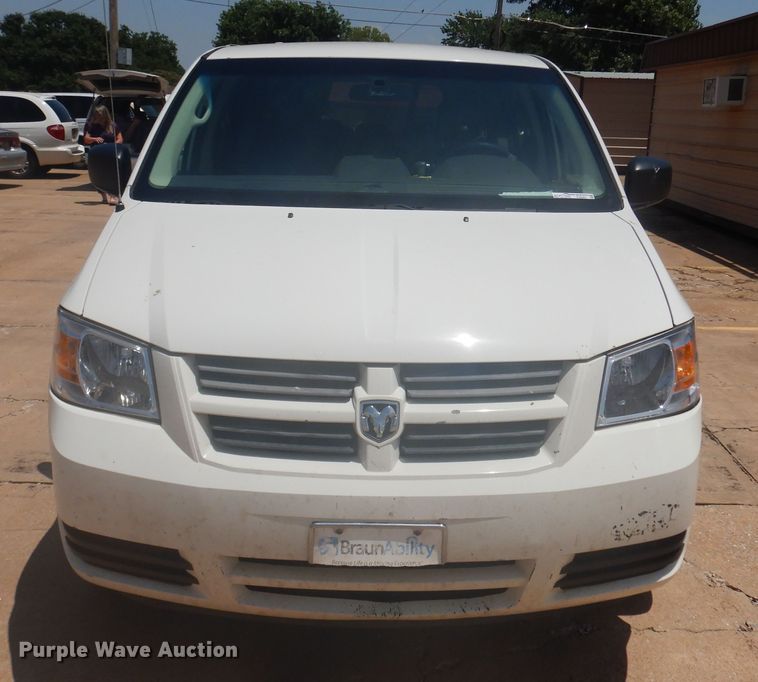 image for item FI9883 2010 Dodge Grand Caravan handicap accessible van