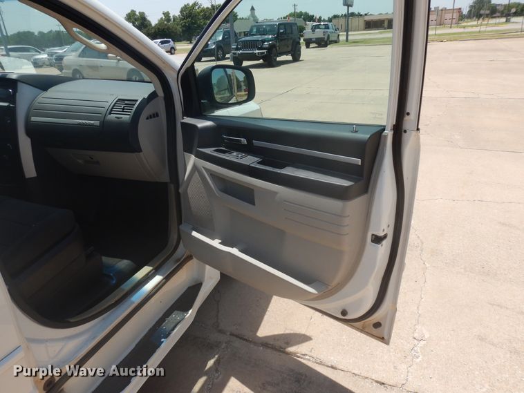 image for item FI9883 2010 Dodge Grand Caravan handicap accessible van