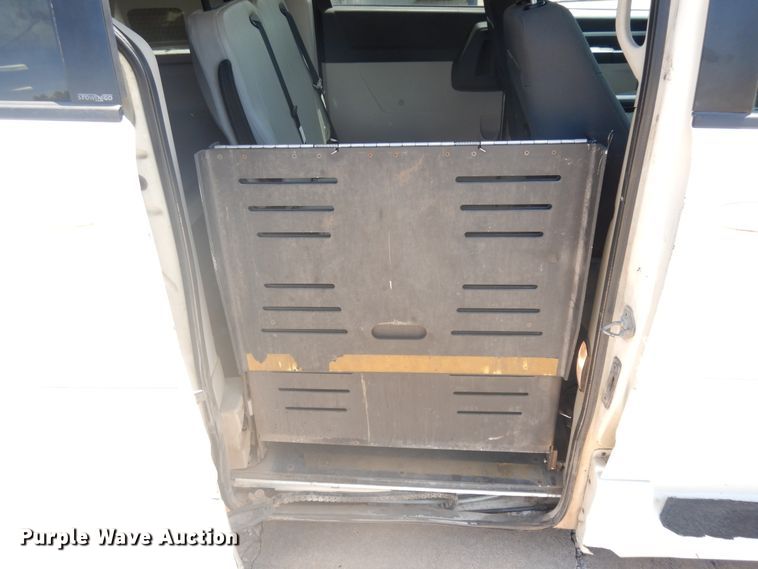 image for item FI9883 2010 Dodge Grand Caravan handicap accessible van
