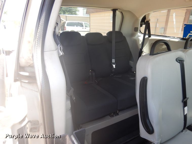 image for item FI9883 2010 Dodge Grand Caravan handicap accessible van