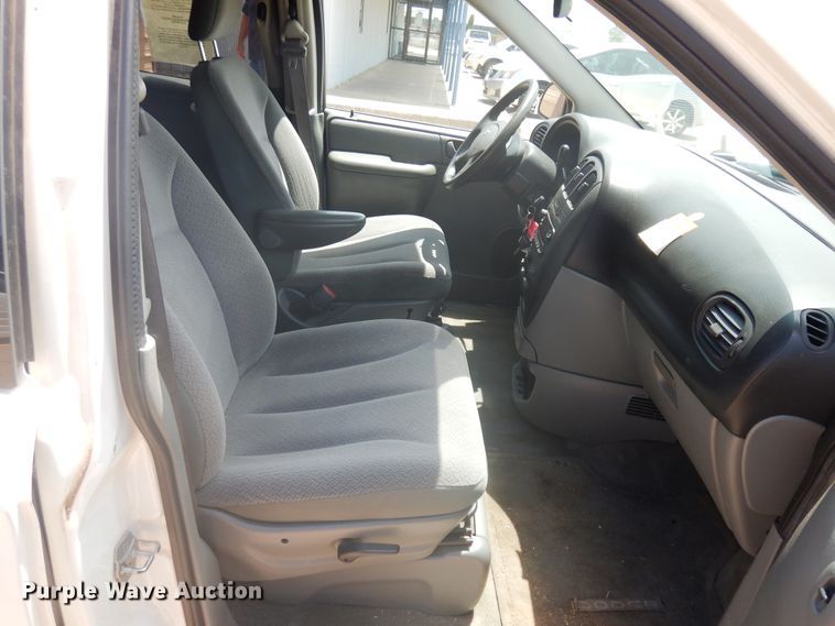 image for item FI9886 2007 Dodge Grand Caravan van