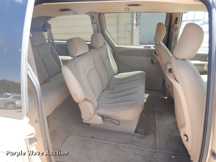 image for item FI9887 2001 Dodge Grand Caravan van