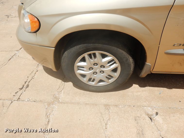 image for item FI9887 2001 Dodge Grand Caravan van