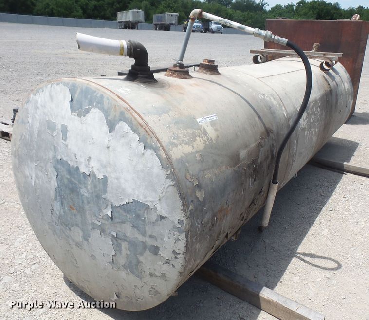 (2) Used motor oil tanks in Olathe, KS Item FJ9149 sold Purple Wave