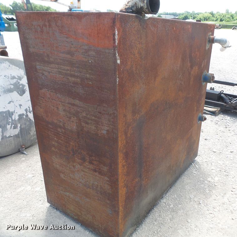 image for item FJ9149 (2) Used motor oil tanks