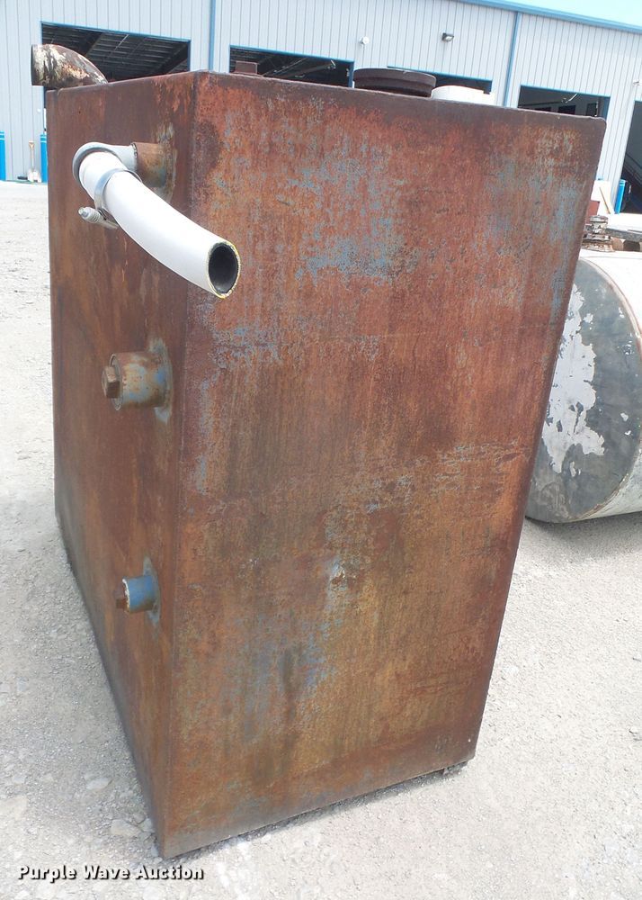 image for item FJ9149 (2) Used motor oil tanks