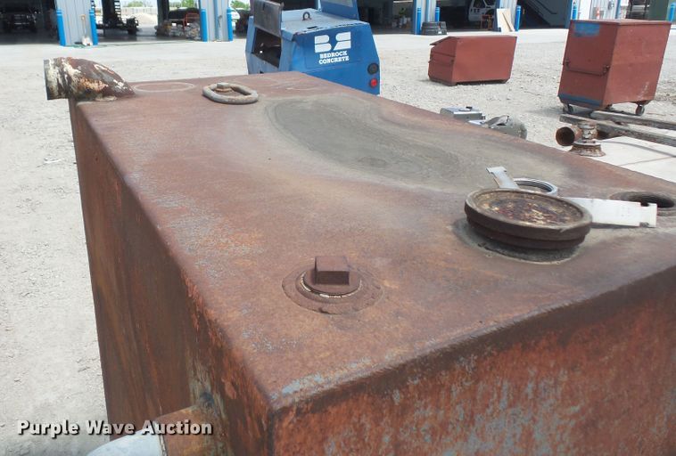 image for item FJ9149 (2) Used motor oil tanks