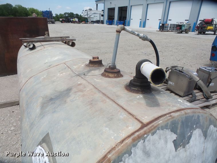 image for item FJ9149 (2) Used motor oil tanks