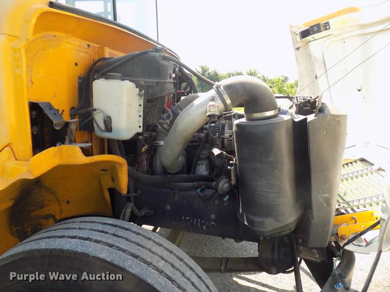 image for item FJ9252 2002 Freightliner FS65 school bus