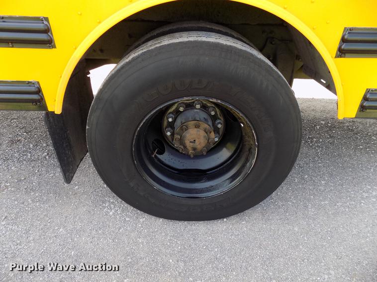 image for item FJ9252 2002 Freightliner FS65 school bus