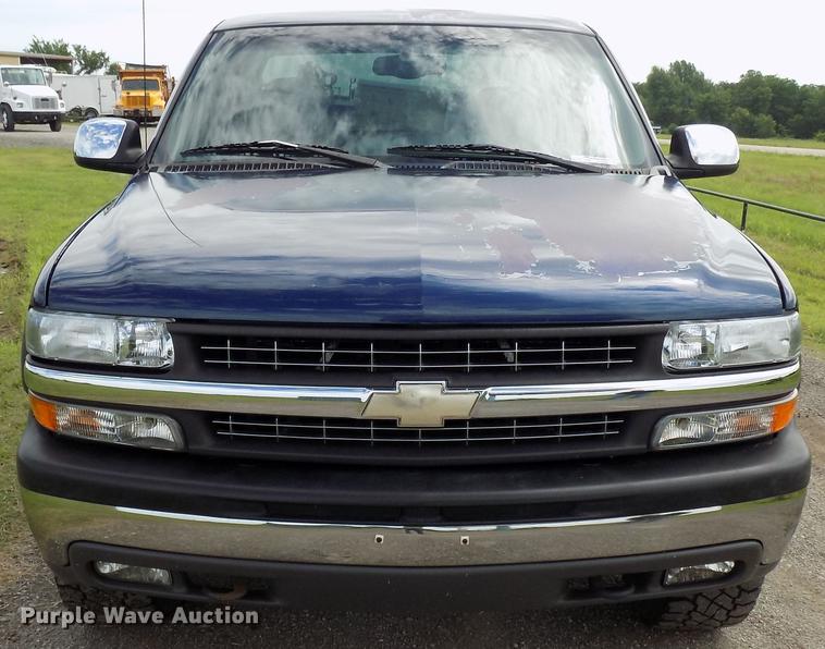 image for item FJ9284 2002 Chevrolet Silverado 1500 Ext. Cab pickup truck