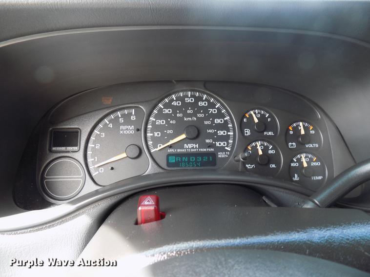 image for item FJ9284 2002 Chevrolet Silverado 1500 Ext. Cab pickup truck