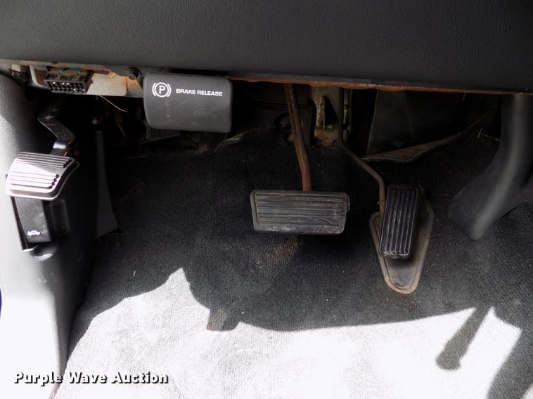 image for item FJ9284 2002 Chevrolet Silverado 1500 Ext. Cab pickup truck