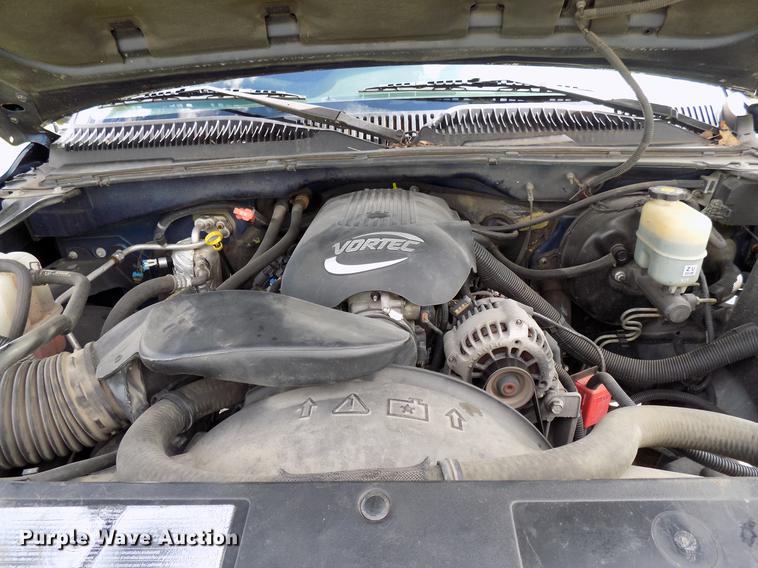 image for item FJ9284 2002 Chevrolet Silverado 1500 Ext. Cab pickup truck