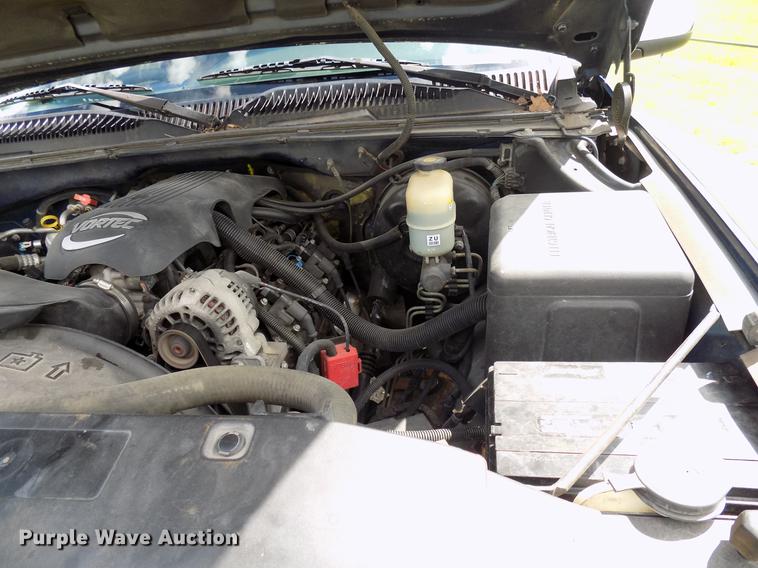 image for item FJ9284 2002 Chevrolet Silverado 1500 Ext. Cab pickup truck