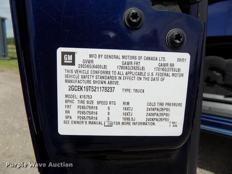 image for item FJ9284 2002 Chevrolet Silverado 1500 Ext. Cab pickup truck