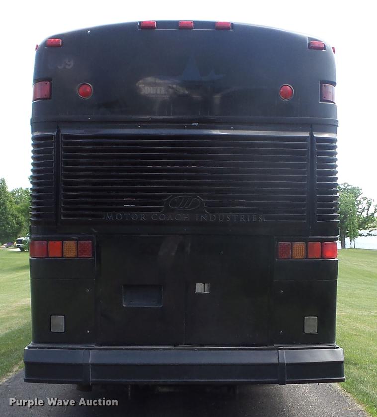image for item FM9382 2001 MCI D4500 coach bus