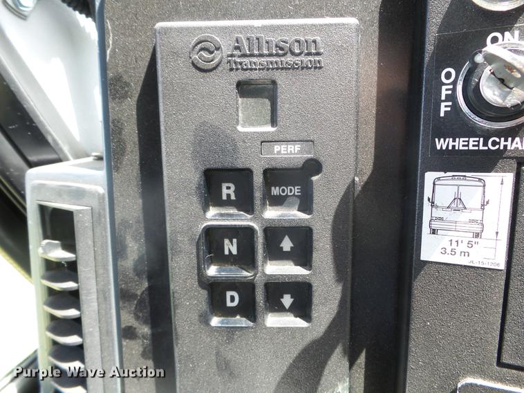 image for item FM9382 2001 MCI D4500 coach bus