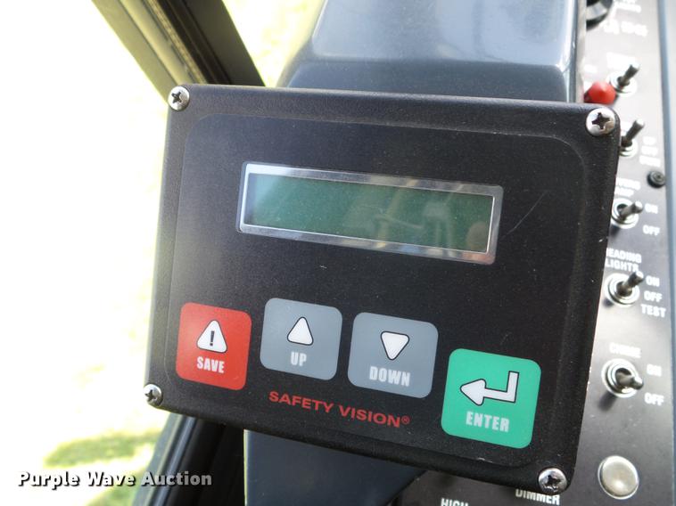 image for item FM9382 2001 MCI D4500 coach bus