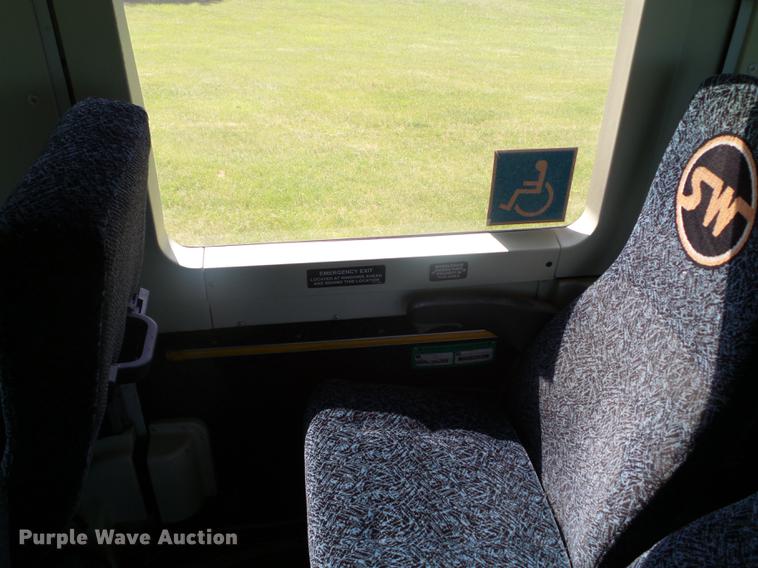 image for item FM9382 2001 MCI D4500 coach bus