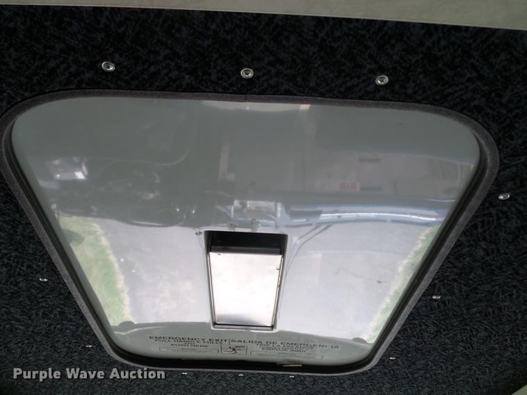 image for item FM9382 2001 MCI D4500 coach bus