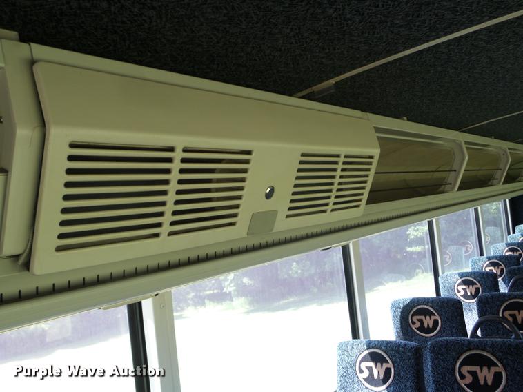 image for item FM9382 2001 MCI D4500 coach bus