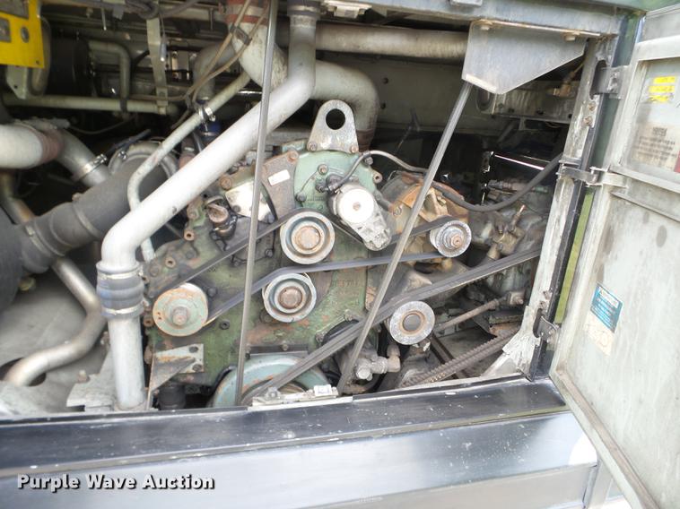 image for item FM9382 2001 MCI D4500 coach bus