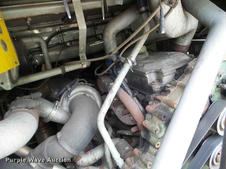 image for item FM9382 2001 MCI D4500 coach bus