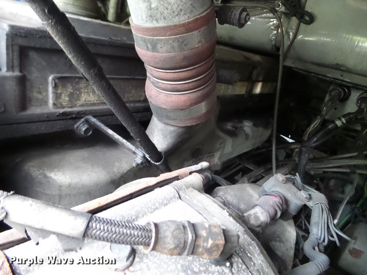 image for item FM9382 2001 MCI D4500 coach bus