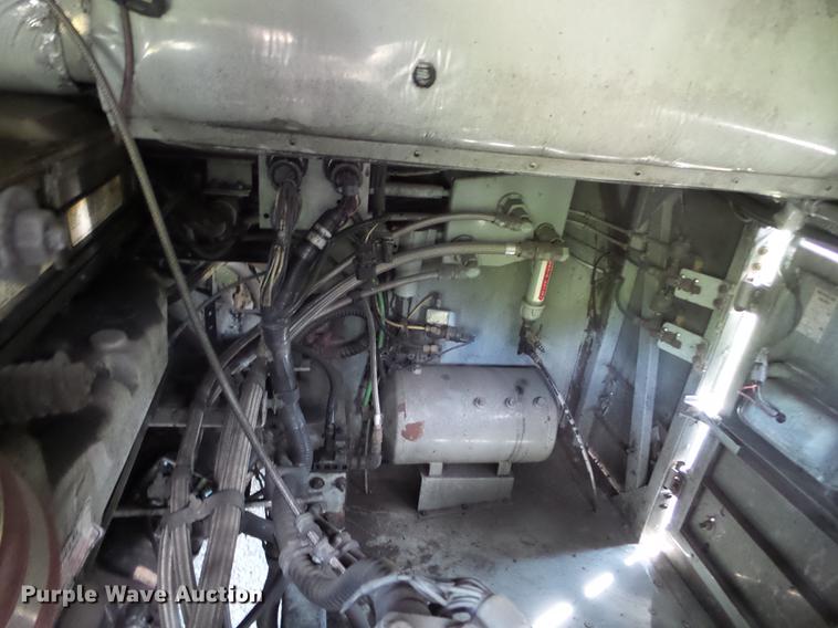 image for item FM9382 2001 MCI D4500 coach bus