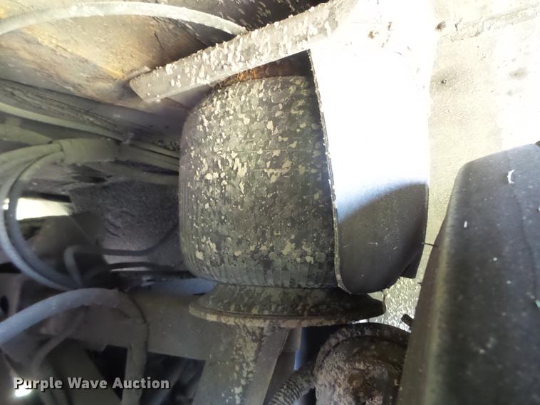 image for item FM9382 2001 MCI D4500 coach bus