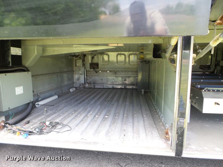 image for item FM9382 2001 MCI D4500 coach bus