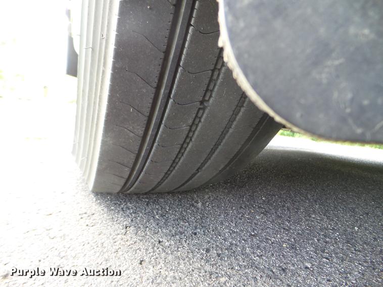 image for item FM9382 2001 MCI D4500 coach bus