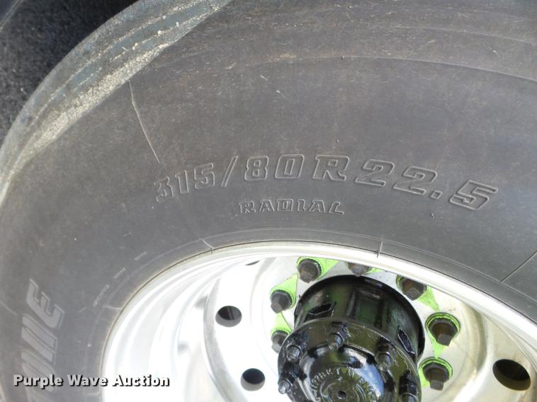 image for item FM9382 2001 MCI D4500 coach bus