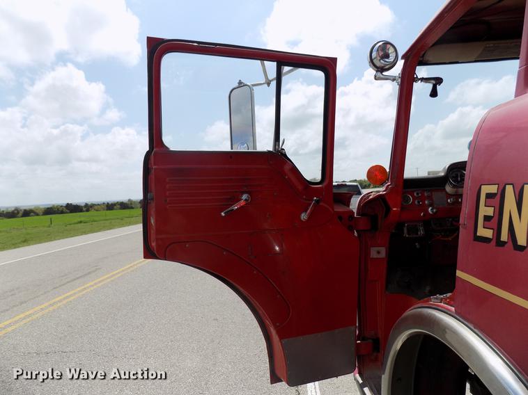 image for item FO9785 1970 Ford C910 fire truck