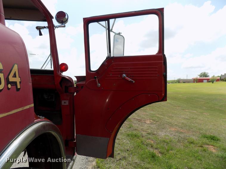 image for item FO9785 1970 Ford C910 fire truck