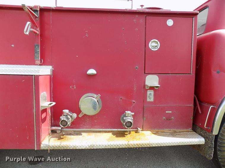 image for item FO9785 1970 Ford C910 fire truck