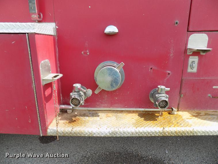 image for item FO9785 1970 Ford C910 fire truck