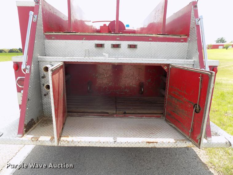 image for item FO9785 1970 Ford C910 fire truck