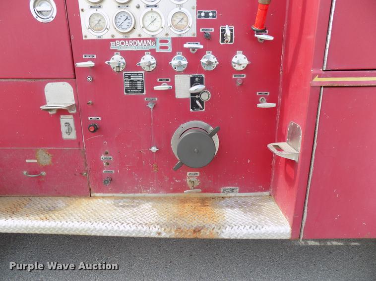 image for item FO9785 1970 Ford C910 fire truck