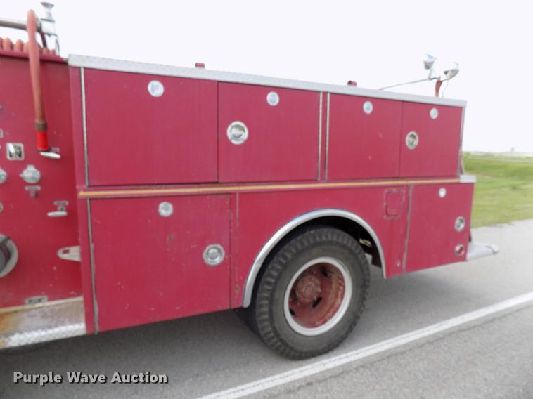 image for item FO9785 1970 Ford C910 fire truck