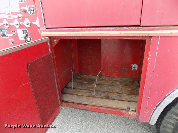 image for item FO9785 1970 Ford C910 fire truck