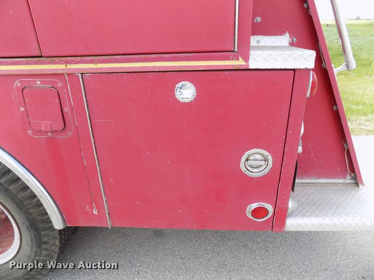 image for item FO9785 1970 Ford C910 fire truck